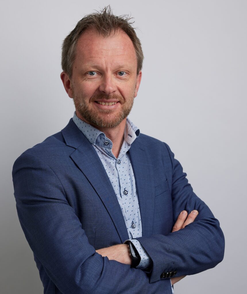 Juha Van Riet profile